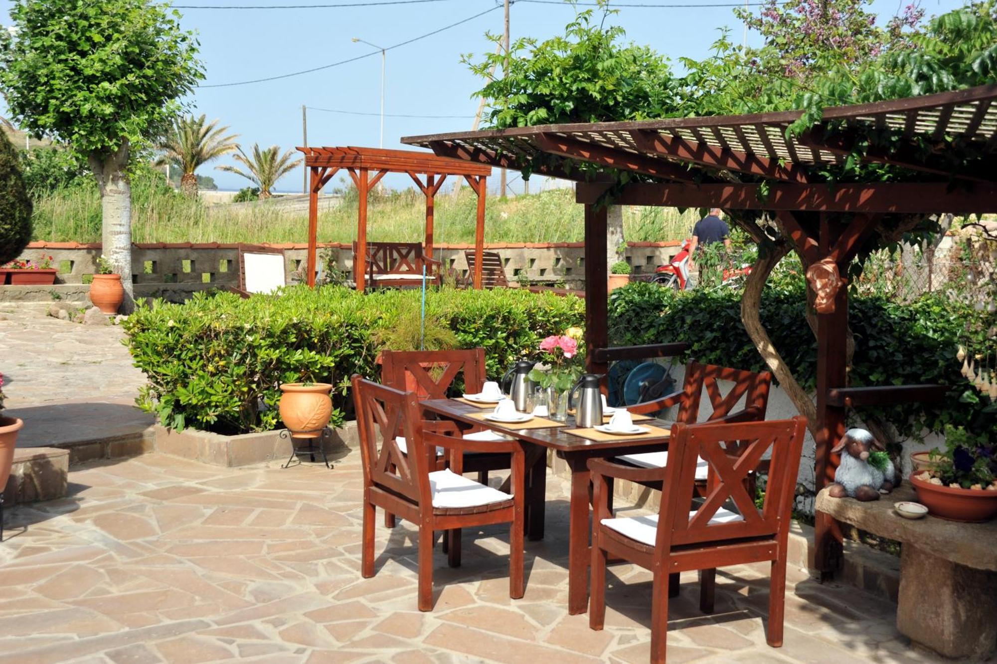 Hotel Miramare Petra  Esterno foto