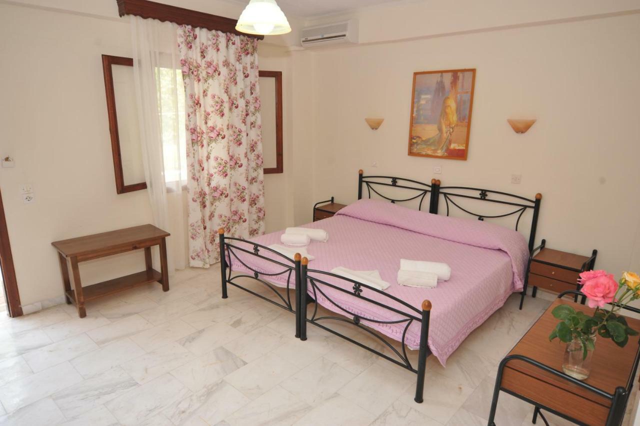 Hotel Miramare Petra  Esterno foto
