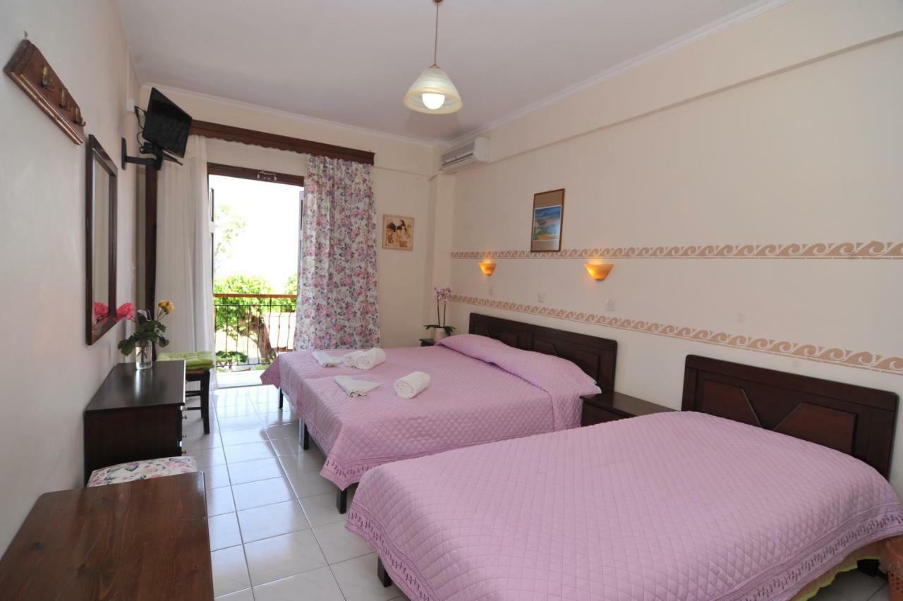 Hotel Miramare Petra  Esterno foto